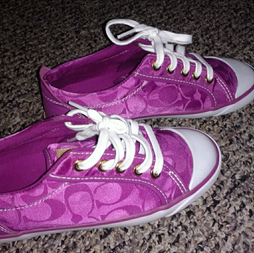Coach signature shoe's